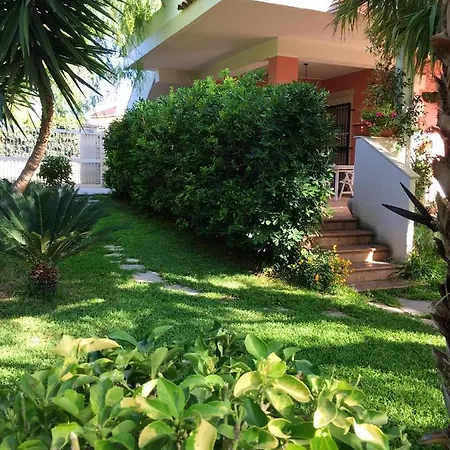 Spacious In Pozzallo, 110m² With Pool And Sea View *