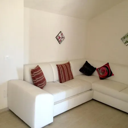 Spacious In Pozzallo, 110m² With Pool And Sea View * Pozzallo