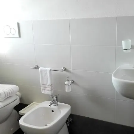 Spacious In Pozzallo, 110m² With Pool And Sea View