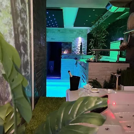 Appartement Spacious In Pozzallo, 110m² With Pool And Sea View