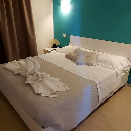 Spacious In 110m² With Pool And Sea View Apartamento Pozzallo