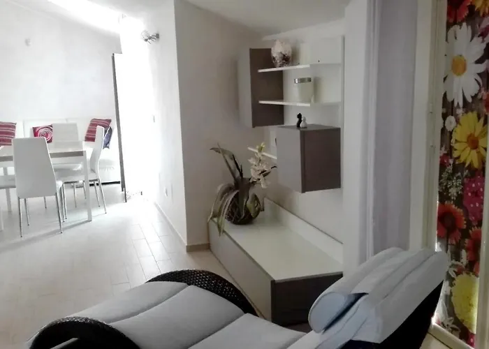 Apartment Spacious In Pozzallo, 110m² With Pool And Sea View