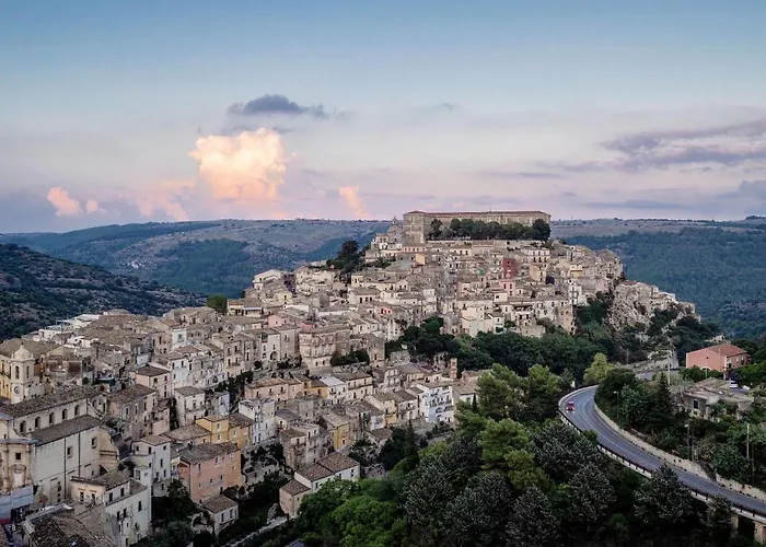 Apartment Spacious In Pozzallo, 110m² With Pool And Sea View