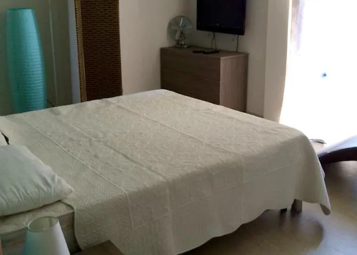 Spacious In Pozzallo, 110m² With Pool And Sea View * Pozzallo