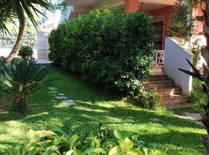 Spacious In Pozzallo, 110m² With Pool And Sea View *