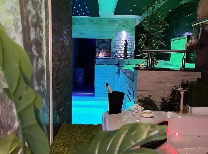 Apartment Spacious In Pozzallo, 110m² With Pool And Sea View