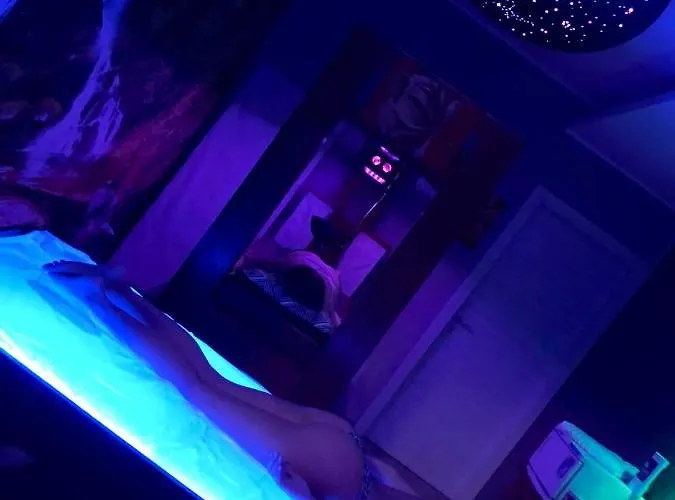 Spacious In Pozzallo, 110m² With Pool And Sea View *