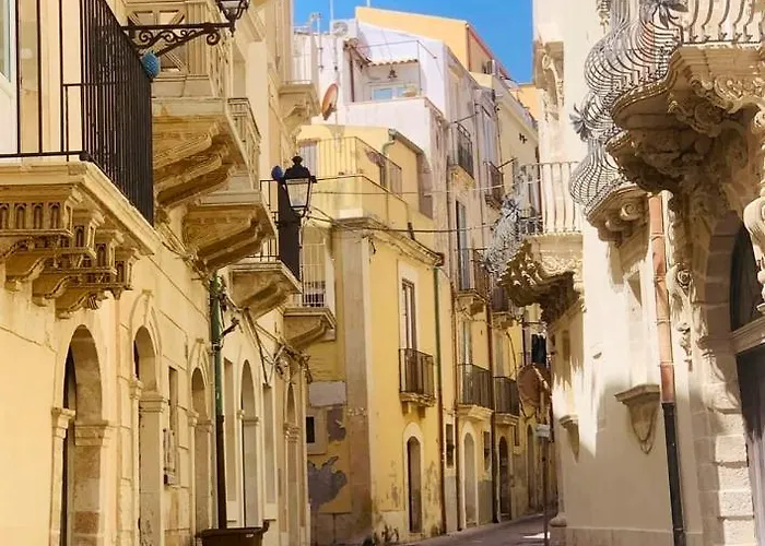 Apartment Spacious In Pozzallo, 110m² With Pool And Sea View *