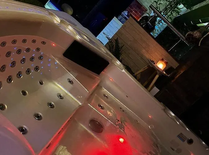 Spacious In Pozzallo, 110m² With Pool And Sea View Apartment Pozzallo